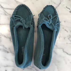 Minnetonka driving Moccasins. Size 9